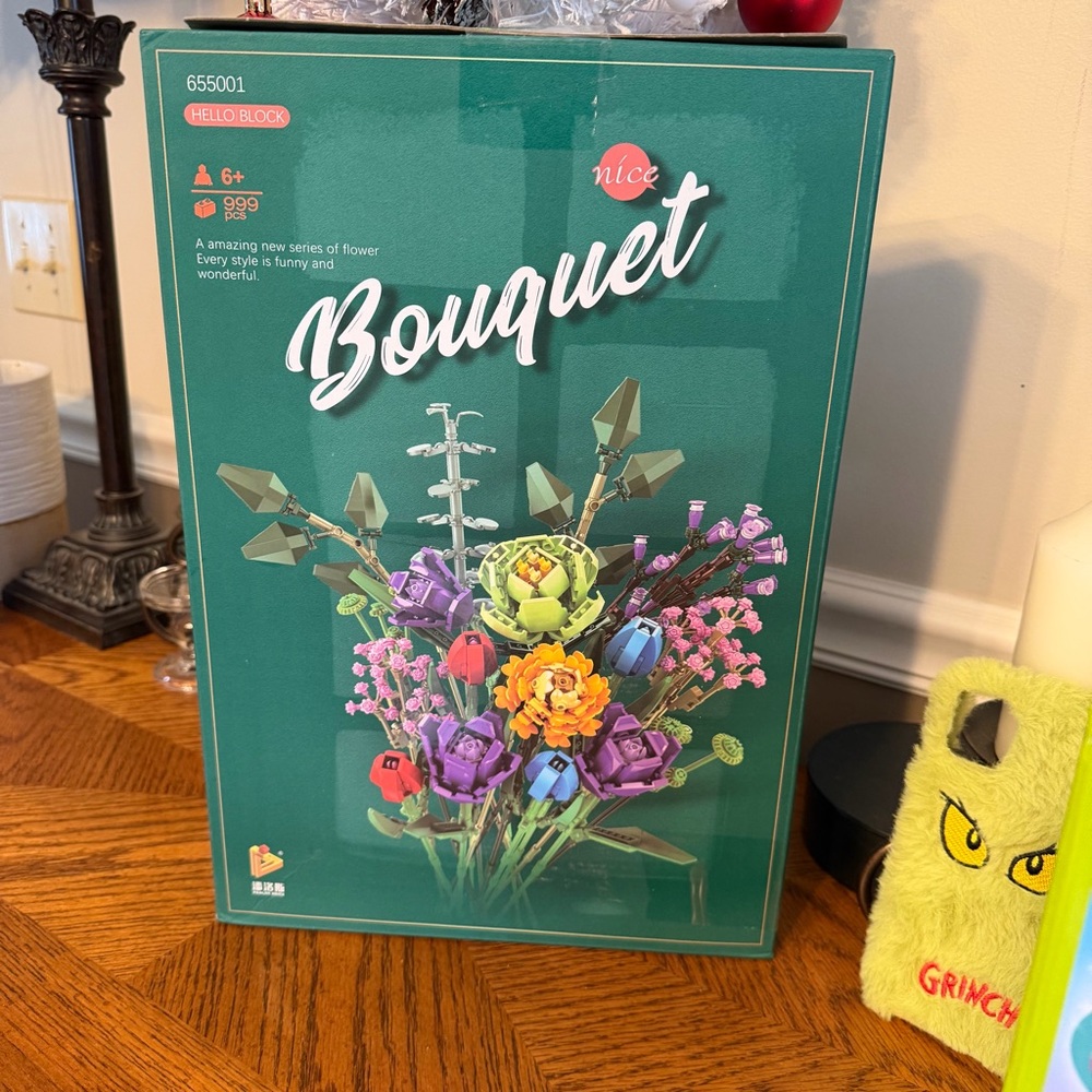 Hey tech 999 piece 3D building blocks Green and Multicolor Flower Bouquet Set - Picture 5 of 11